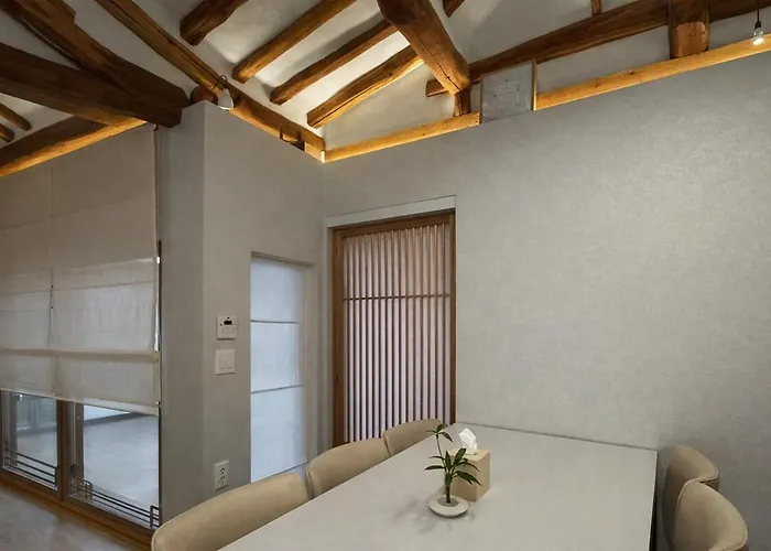Appartement Hausda Insa Private Hanok Angukstation 1min 3r2b 4bed 9p Gyeongbokgung Yard