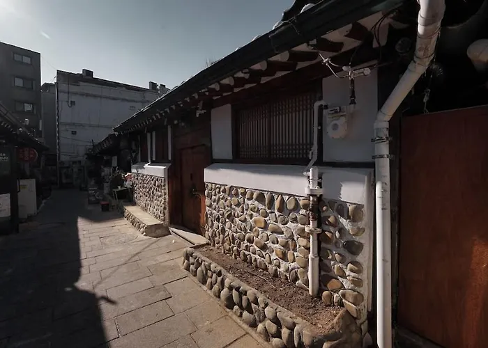 Hausda Insa Private Hanok Angukstation 1min 3r2b 4bed 9p Gyeongbokgung Yard Appartement Seoel