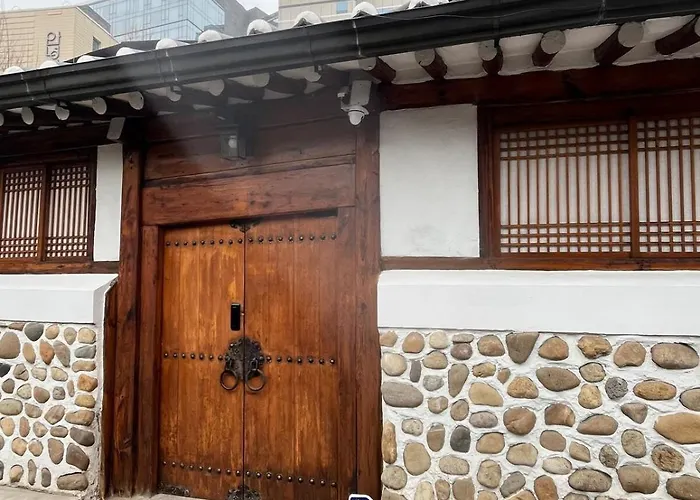 Hausda Insa Private Hanok Angukstation 1min 3r2b 4bed 9p Gyeongbokgung Yard Appartement *