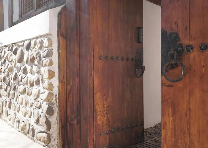 Hausda Insa Private Hanok Angukstation 1min 3r2b 4bed 9p Gyeongbokgung Yard Seoel