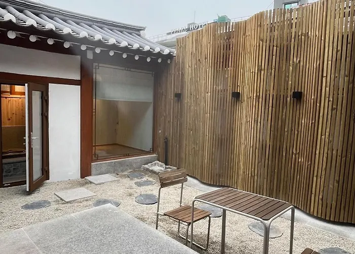 Hausda Insa Private Hanok Angukstation 1min 3r2b 4bed 9p Gyeongbokgung Yard Appartement Seoel