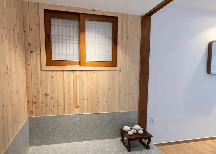 Appartement Hausda Insa Private Hanok Angukstation 1min 3r2b 4bed 9p Gyeongbokgung Yard *